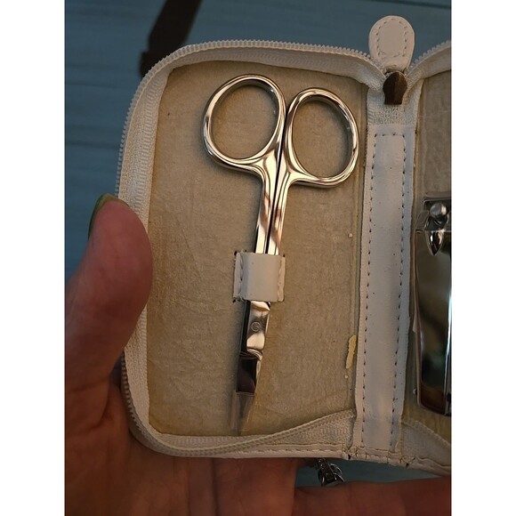 New White Case Manicure Pedicure Set, 4 Tools, Sheridan Non-Tarnish, Self Care - Picture 4 of 6